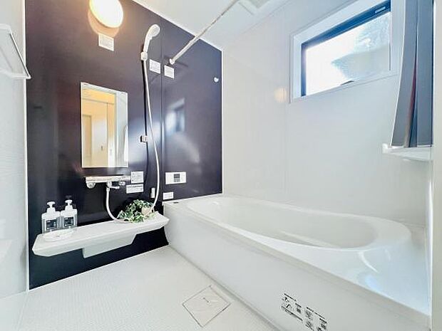 お風呂でほっとひといき。1日の疲れを癒しましょう。