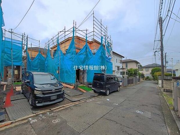 前面道路を含めた現地写真です。
