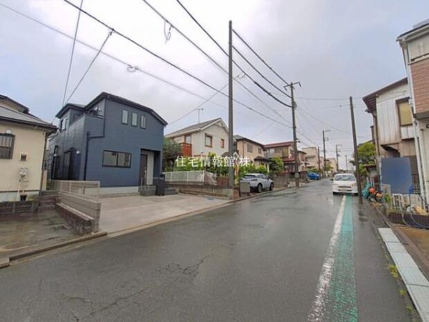 前面道路を含めた現地写真です。