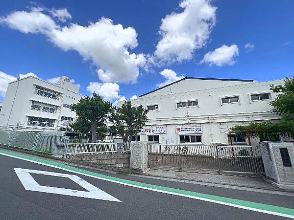 横浜市立希望が丘中学校まで約1500m（徒歩19分）