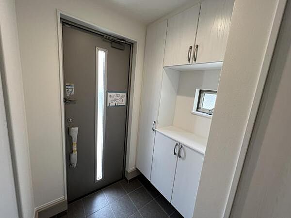 いつも気持ちよくご家族を迎えられる玄関です。