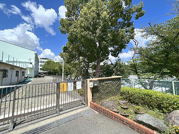 横浜市立都岡中学校まで約3380m（徒歩43分）