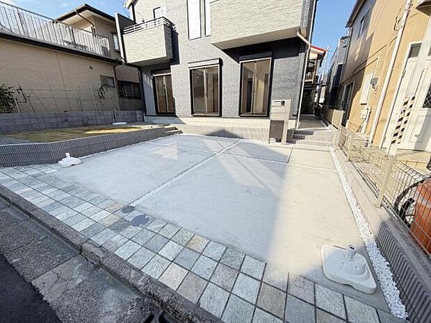 駐車場ももちろん完備しておりますのでお車所有の方にも心強いです。