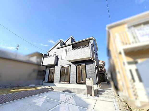 木造在来工法、間取りはファミリー向けの4LDKの住宅です。