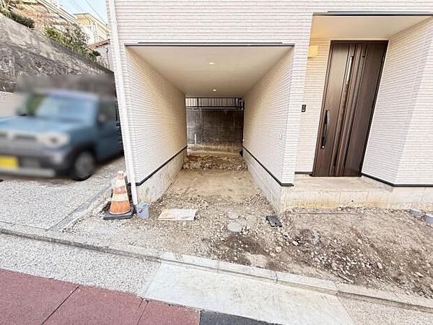 雨風から大切な愛車を守るビルトインガレージです。