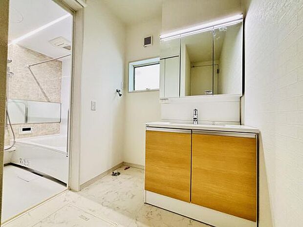 脱衣所は小さなお子様がいるご家庭にも重宝されます。