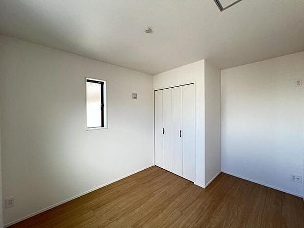 いつでもお部屋をスッキリお使い頂ける収納スペースを設置。