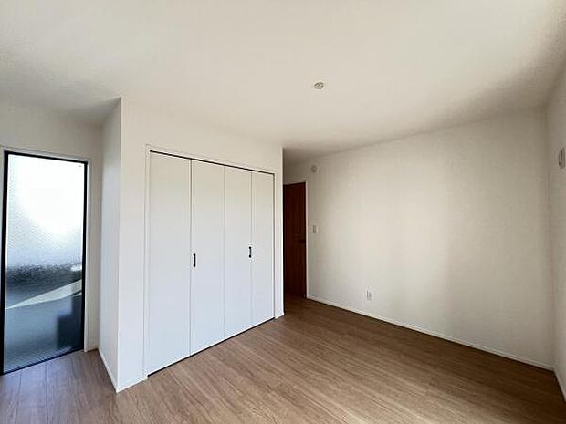 7帖の洋室はゲストルームとしてもお使い頂けますね。