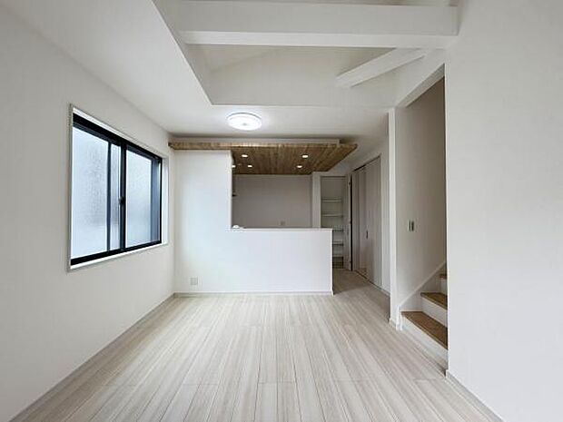 ご家族の温かい時間を演出するダイニングスペースです。