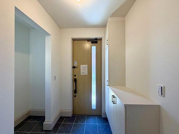 いつも気持ちよくご家族を迎えられる玄関です。