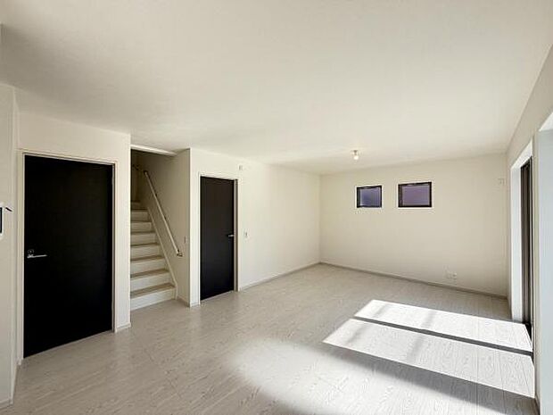 家族団らんの場所としてゆったりと居心地の良いリビングです。