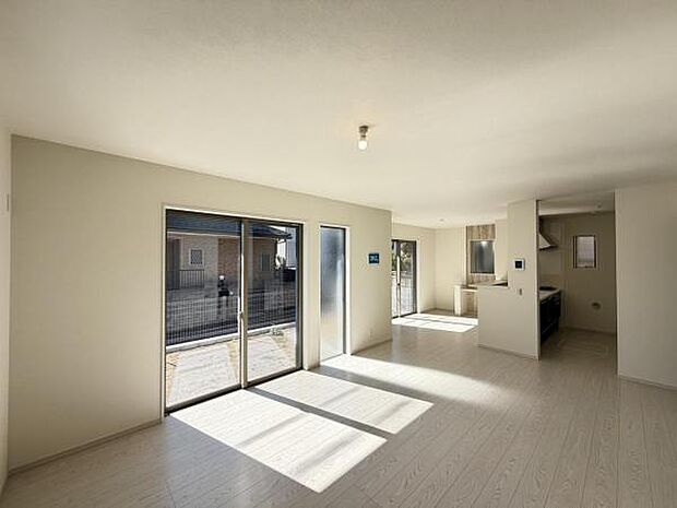 リビングダイニングになります。ご家族そろっての素敵な空間になりそうですね。