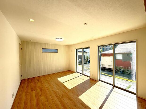 家族団らんの場所としてゆったりと居心地の良いリビングです。