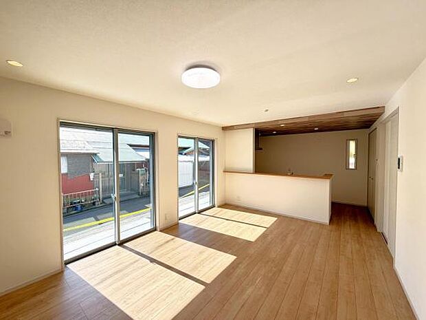 リビングダイニングになります。ご家族そろっての素敵な空間になりそうですね。