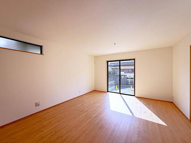 家族団らんの場所としてゆったりと居心地の良いリビングです。