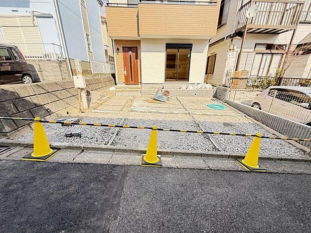 駐車場ももちろん完備しておりますのでお車所有の方にも心強いです。