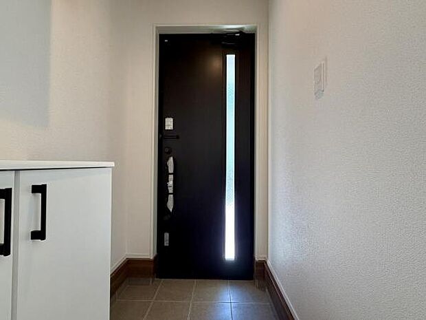 いつも気持ちよくご家族を迎えられる玄関です。