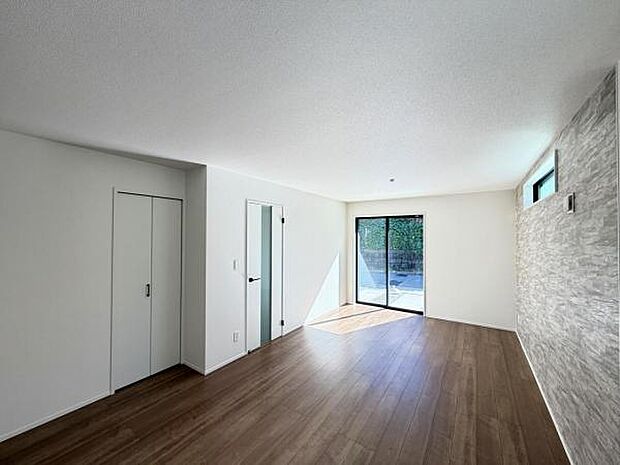 家族団らんの場所としてゆったりと居心地の良いリビングです。