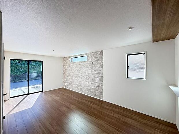 リビングダイニングになります。ご家族そろっての素敵な空間になりそうですね。