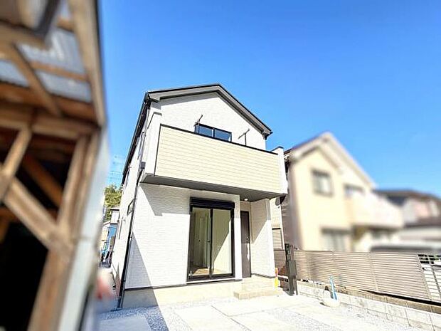 木造在来工法、間取りはファミリー向けの3LDKの住宅です。