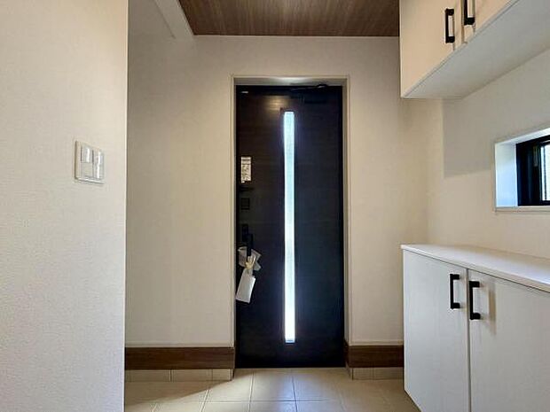 いつも気持ちよくご家族を迎えられる玄関です。