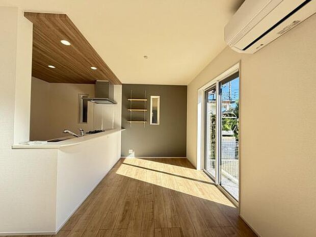 ご家族の温かい時間を演出するダイニングスペースです。