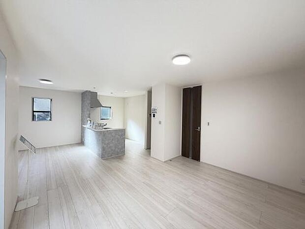 家族団らんの場所としてゆったりと居心地の良いリビングです。