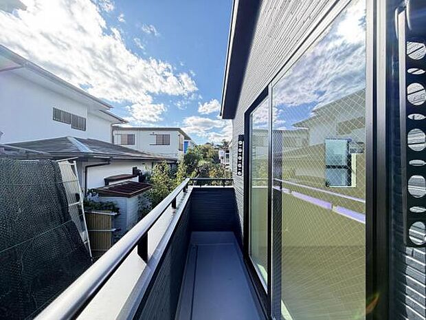 お洗濯ものを気持ち良く太陽の光で干せるのが嬉しいですね。