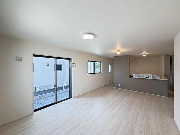 リビングダイニングになります。ご家族そろっての素敵な空間になりそうですね。