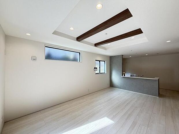 リビングダイニングになります。ご家族そろっての素敵な空間になりそうですね。