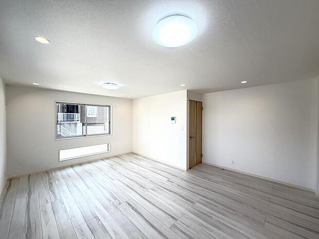 家族団らんの場所としてゆったりと居心地の良いリビングです。