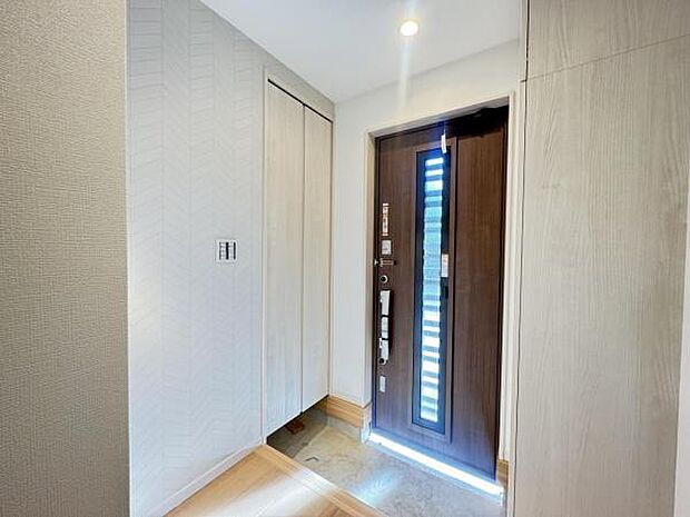 いつも気持ちよくご家族を迎えられる玄関です。