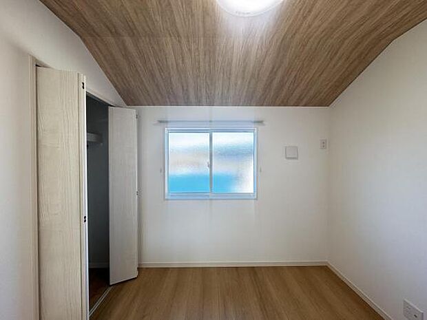 子供部屋にもちょうど良い大きさのお部屋です。