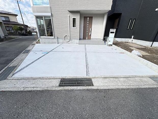 セカンドカーにも便利な駐車2台可能です。