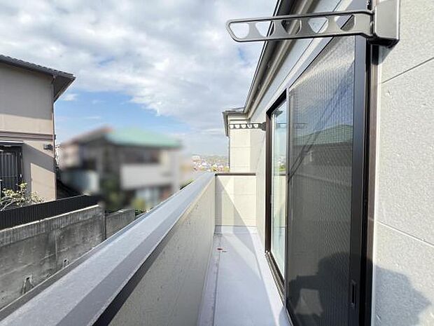 お洗濯ものを気持ち良く太陽の光で干せるのが嬉しいですね。