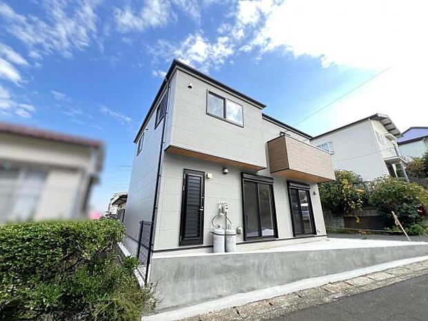 木造在来工法、間取りはファミリー向けの3LDKの住宅です。