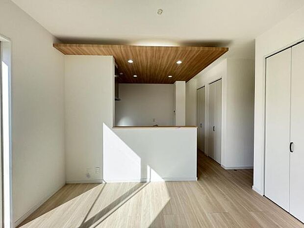 ご家族の温かい時間を演出するダイニングスペースです。