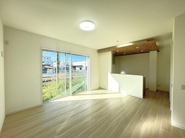 リビングダイニングになります。ご家族そろっての素敵な空間になりそうですね。