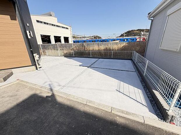 駐車場ももちろん完備しておりますのでお車所有の方にも心強いです。