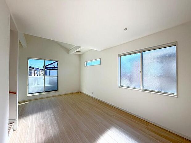 家族団らんの場所としてゆったりと居心地の良いリビングです。