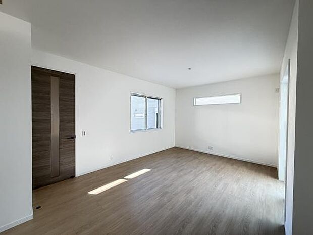 家族団らんの場所としてゆったりと居心地の良いリビングです。