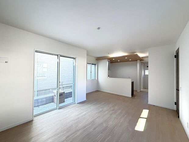 リビングダイニングになります。ご家族そろっての素敵な空間になりそうですね。