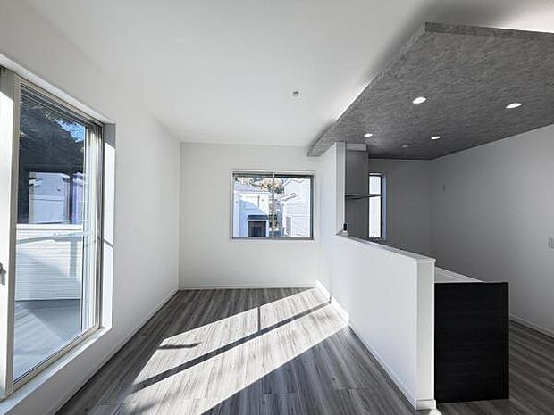 ご家族の温かい時間を演出するダイニングスペースです。