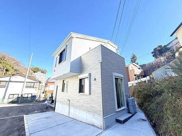 木造在来工法、間取りはファミリー向けの4LDKの住宅です。