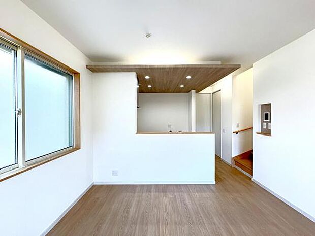 ご家族の温かい時間を演出するダイニングスペースです。