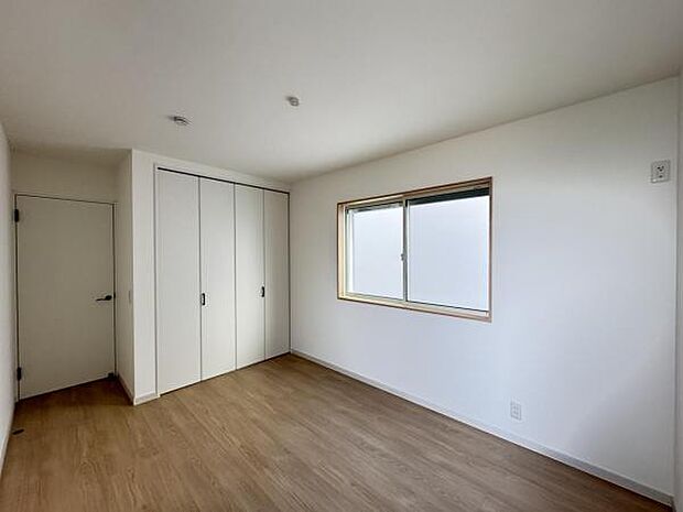 6.5帖の洋室はゲストルームとしてもお使いいただけますね。