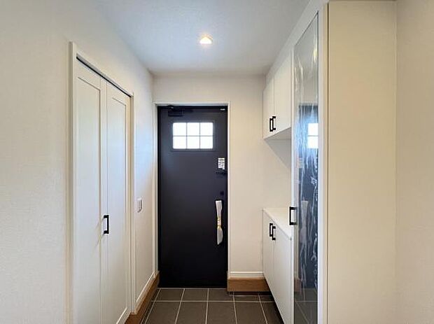 いつも気持ちよくご家族を迎えられる玄関です。