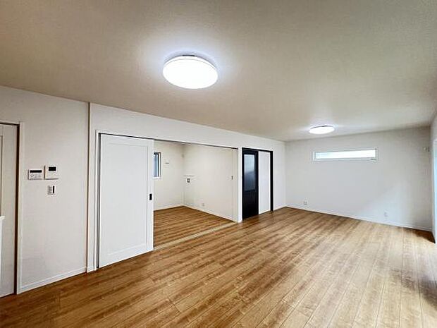 家族団らんの場所としてゆったりと居心地の良いリビングです。