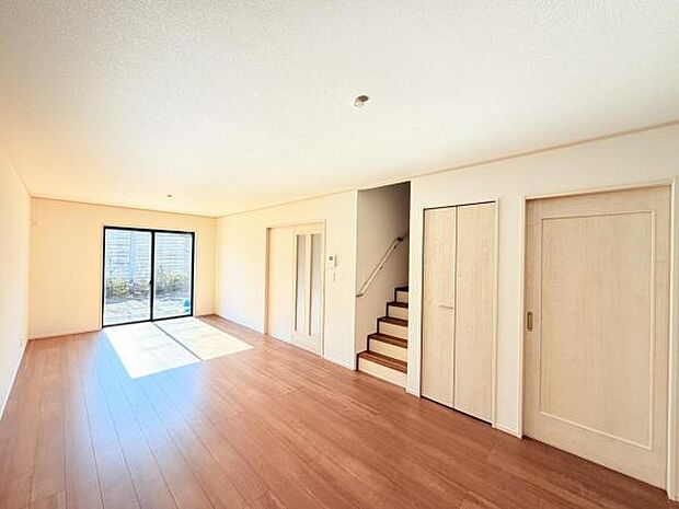 リビングダイニングになります。ご家族そろっての素敵な空間になりそうですね。