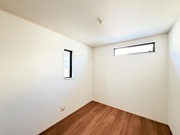 4.8帖の洋室はゲストルームとしてもお使いいただけますね。